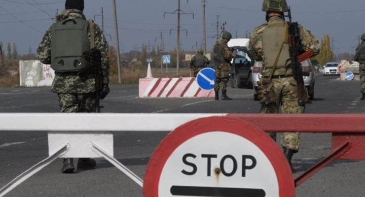 Военное положение: на въездах в Сумы уcтанавливают блокпосты