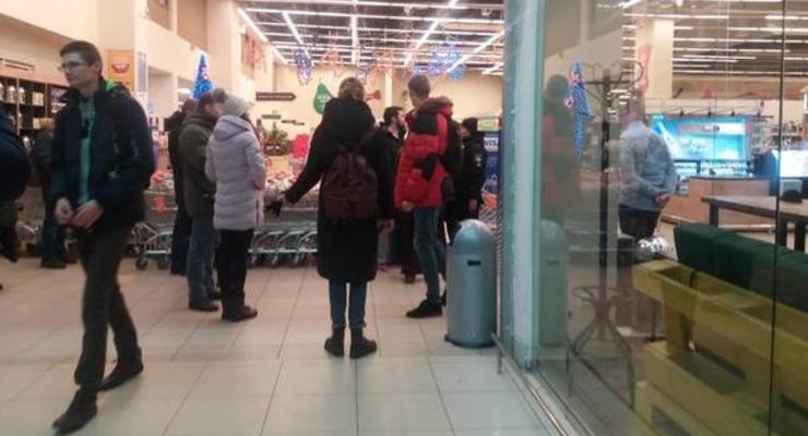 В Киеве "заминировали" сеть супермаркетов