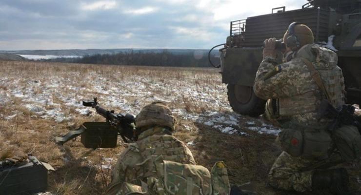На Донбассе за день девять обстрелов, у ВСУ потери