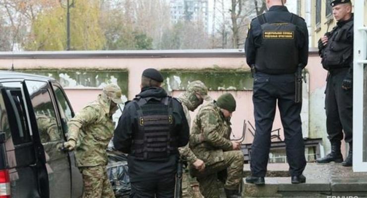 Украинских моряков вывозят из СИЗО Симферополя - Чийгоз
