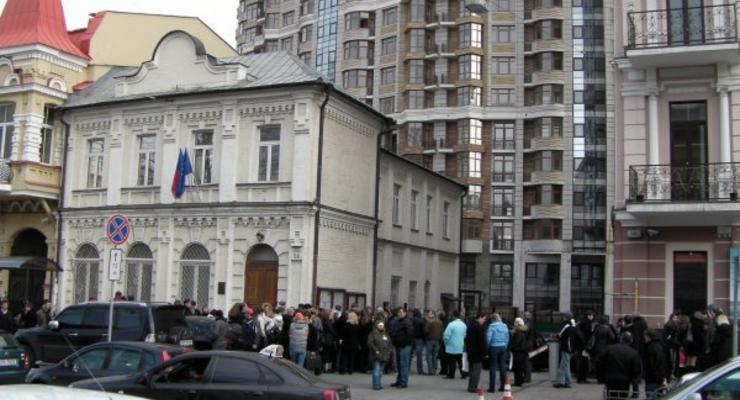 В Чехия исключила посольство Украины из списка "ключевых"