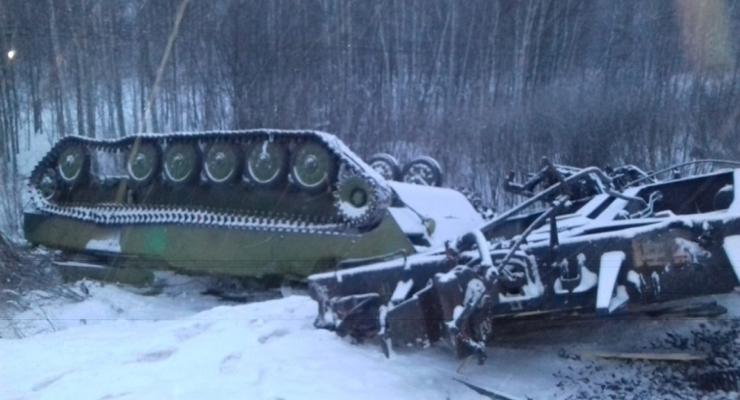 В России 70 вагонов военного эшелона сошли с рельсов