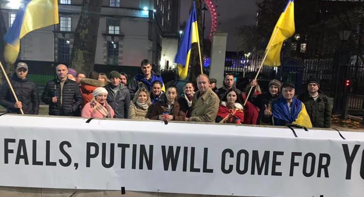 Украинцы в Лондоне объявили месячный протест из-за агрессии РФ