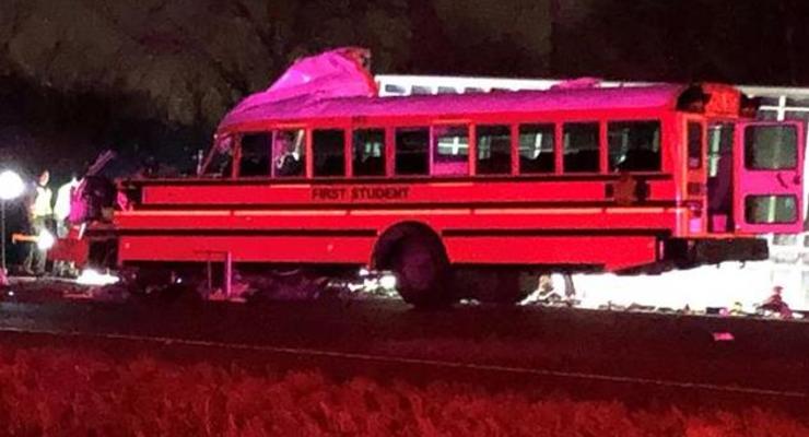В США при аварии со школьным автобусом погибли два человека