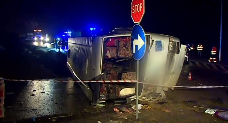 В Польше перевернулся автобус, есть погибший