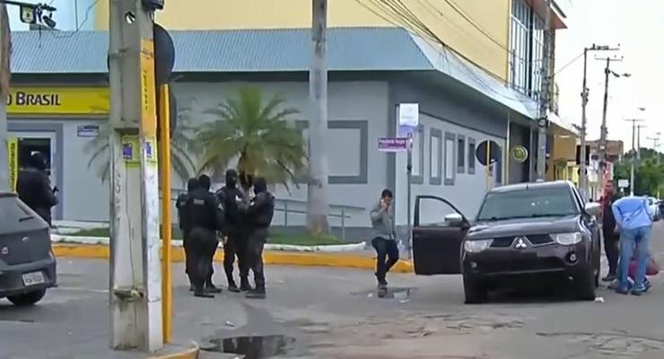 В Бразилии при попытке ограбления банка погибли 13 человек