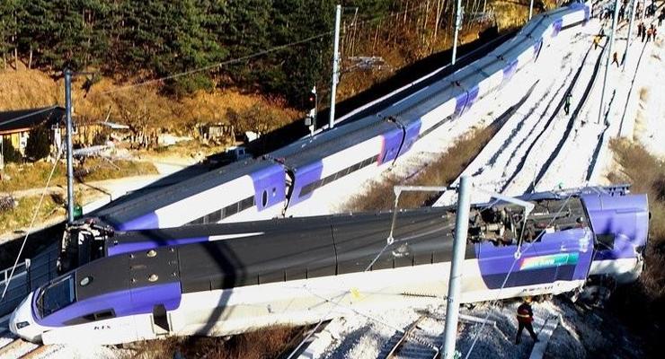 В Южной Корее произошла масштабная авария поезда