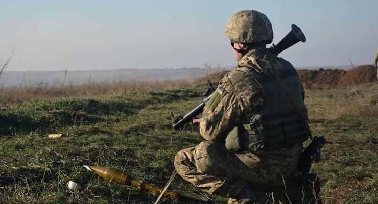 Украинский военный прострелил себе ногу на Яворовском полигоне