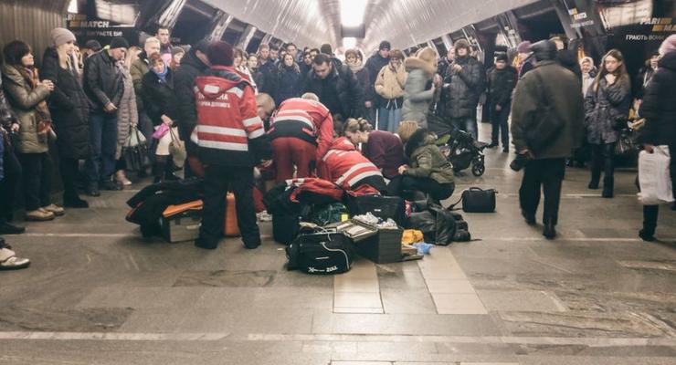 В Киеве на станции метро умерла 9-летняя девочка
