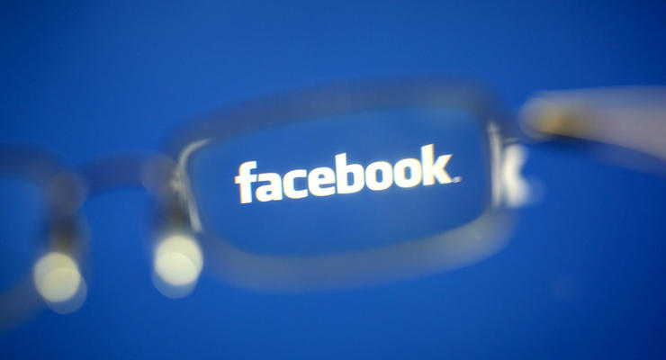 Facebook ввел новые правила публикаций на тему секса