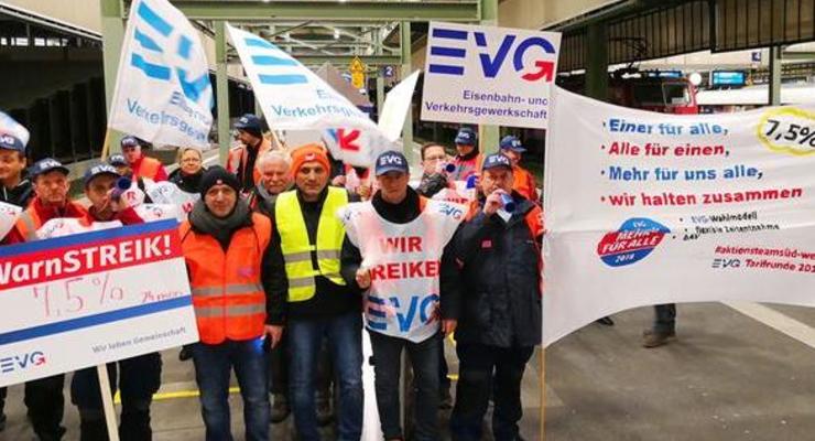 В Германии из-за забастовки железнодорожников остановились поезда