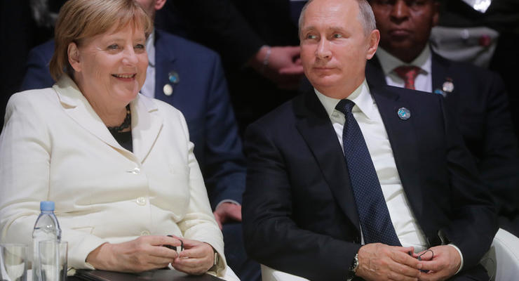 Меркель и Путин обсудили ситуацию в Азовском море