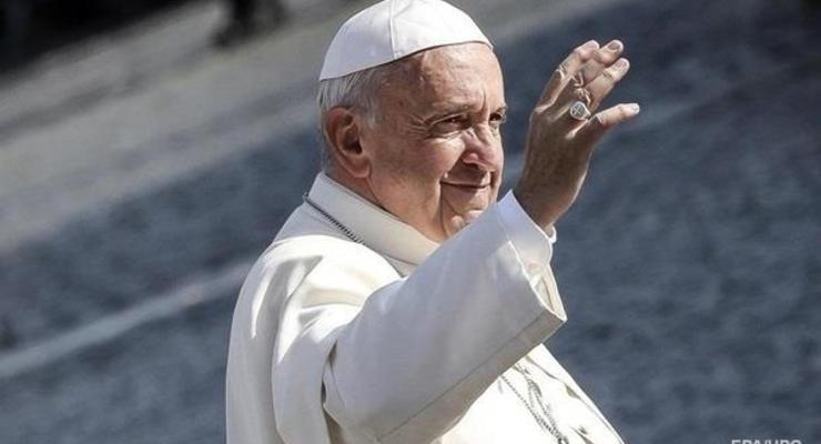 Папа Римский уволил двух советников из-за сексуального скандала