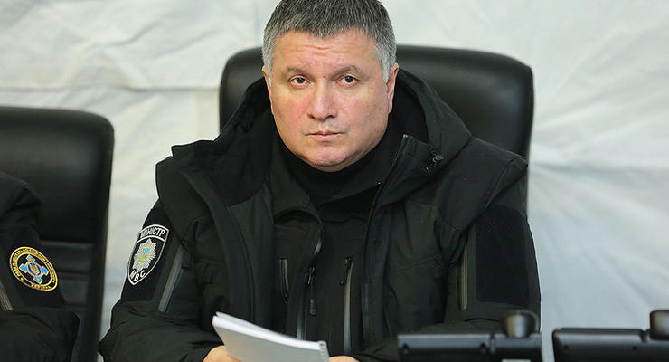 Аваков из-за учений пропустил допрос по делу об обстреле кортежа Януковича