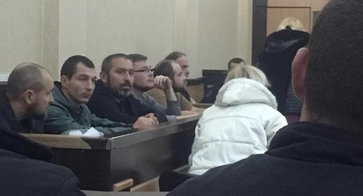 Суд в Тбилиси оставил под арестом шесть украинцев
