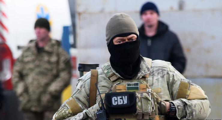 СБУ проверит госслужащих с родственниками в Крыму