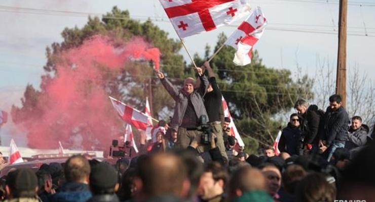 Грузинская оппозиция начала бессрочные акции протеста