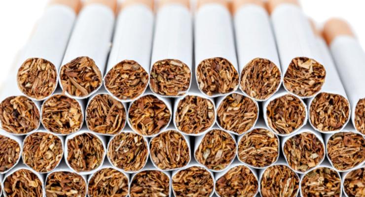 Штрафы за продажу сигарет несовершеннолетним выросли, система контроля не изменилась