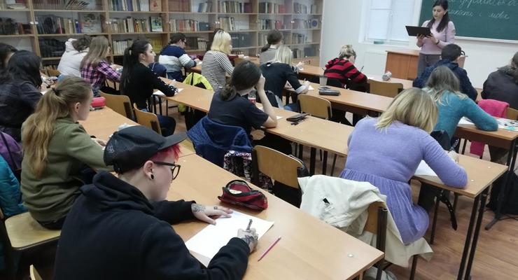 Венгрия откроет бесплатные курсы украинского языка в Закарпатье