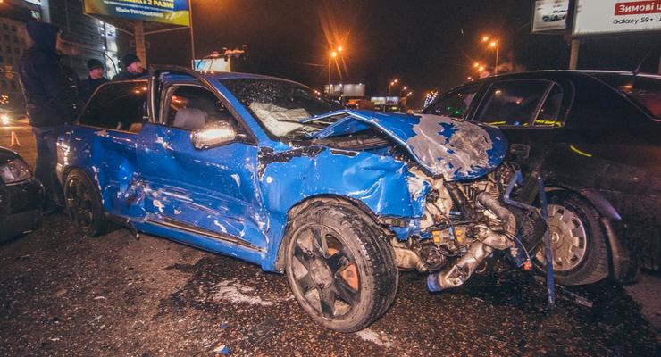 В Киеве водитель такси разбил четыре авто