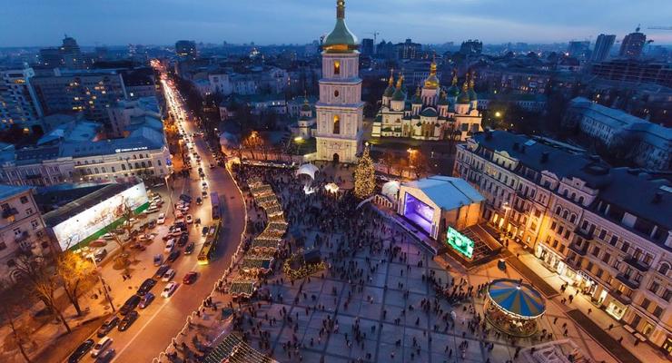 Сегодня в Киеве зажгут новогоднюю елку: движение в центре будет ограничено