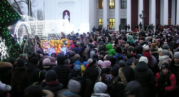 В Одессе произошла давка за бесплатными подарками