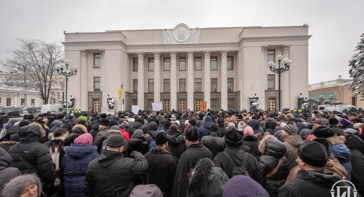УПЦ МП обратилась к Порошенко из-за решения Рады
