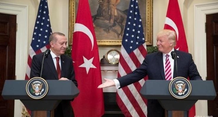 СМИ: Беседа Трампа и Эрдогана вызвала "катастрофу"