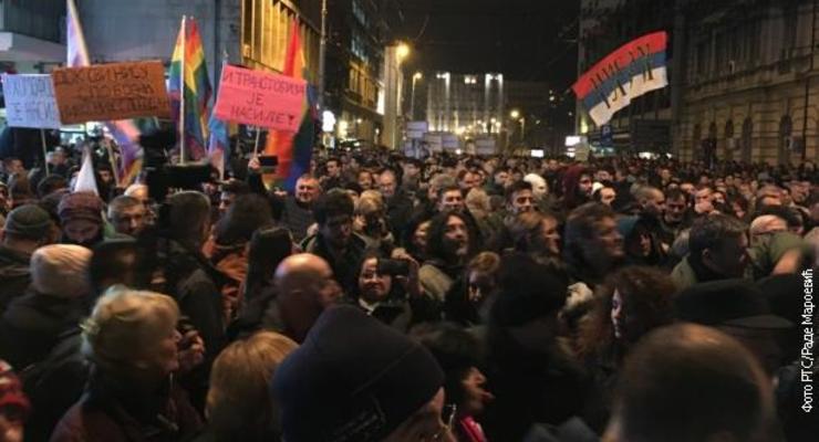 Тысячи "желтых жилетов" вышли на протесты в Сербии