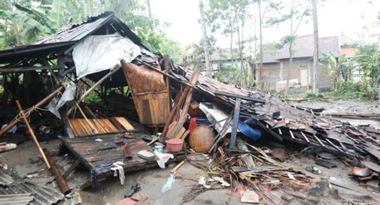 Цунами в Индонезии: число жертв выросло до 229
