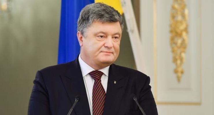 Президент жестким решением о военном положении спас Украину , – эксперт