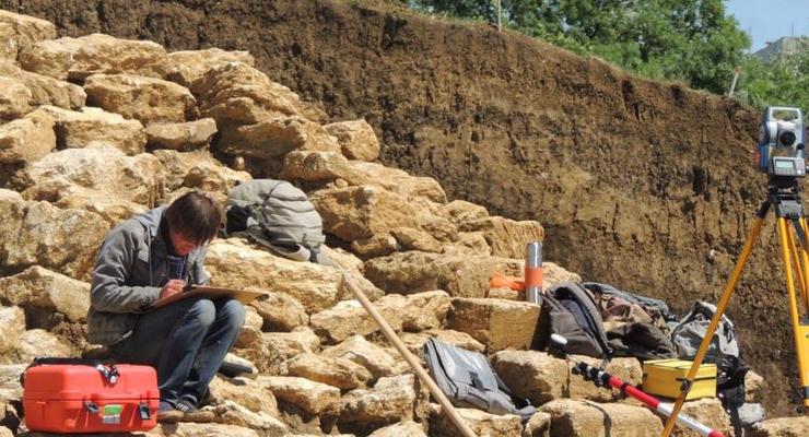 Под новые санкции Киева попали археологи: за раскопки в Крыму
