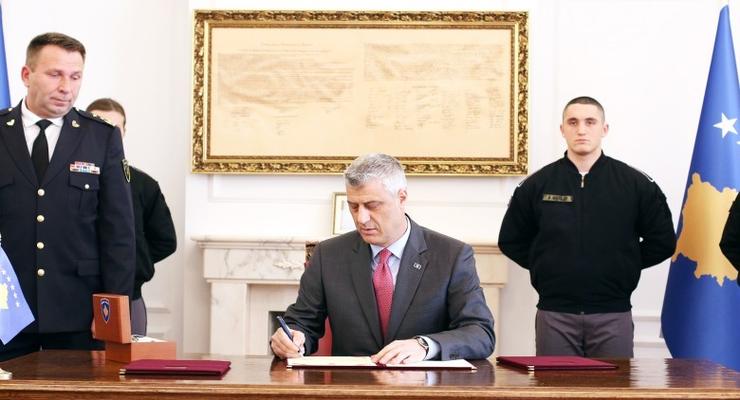Президент Косово подписал законы о создании армии