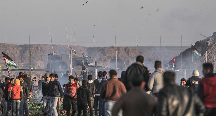 На границе Газы протестовали тысячи палестинцев