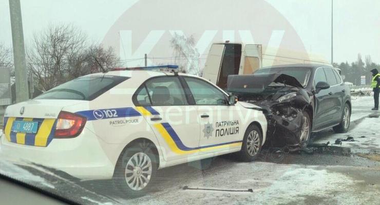 Под Киевом случилось тройное ДТП с участием авто полиции
