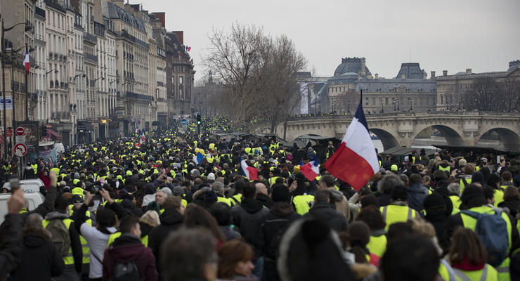 Протесты во Франции: число участников увеличилось до 50 тысяч