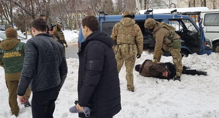 На Донбассе преступник скупал оружие и по указке ФСБ готовил теракты к выборам