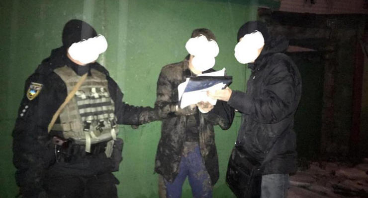 В Одессе поймали школьных воров: Выносили компьютеры