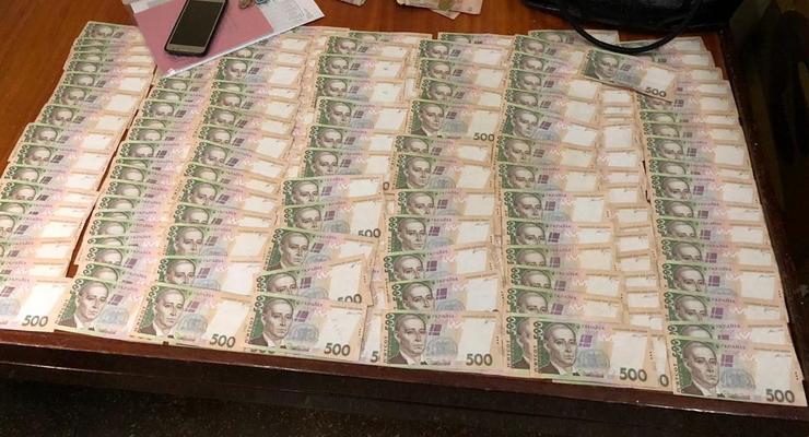В Сумской области налоговик попался на взятке в 90 тысяч