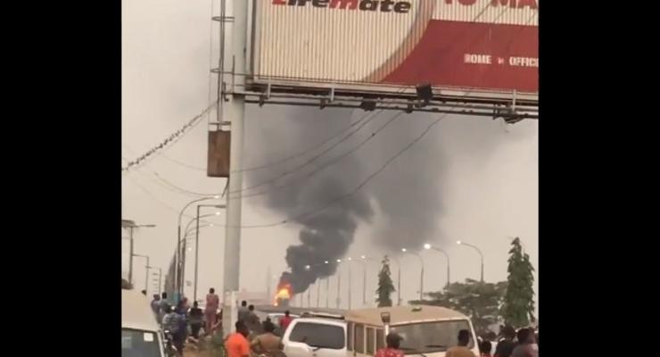 В Нигерии взорвался бензовоз: более 20 погибших