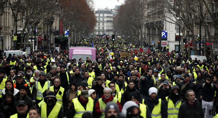 Протесты во Франции: задержаны 240 человек