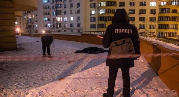 В Киеве с 24-го этажа выбросился мужчина