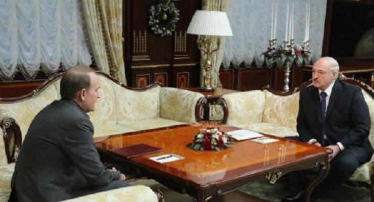 Лукашенко назвал ситуацию на Донбассе "подарком врагам от братских народов"