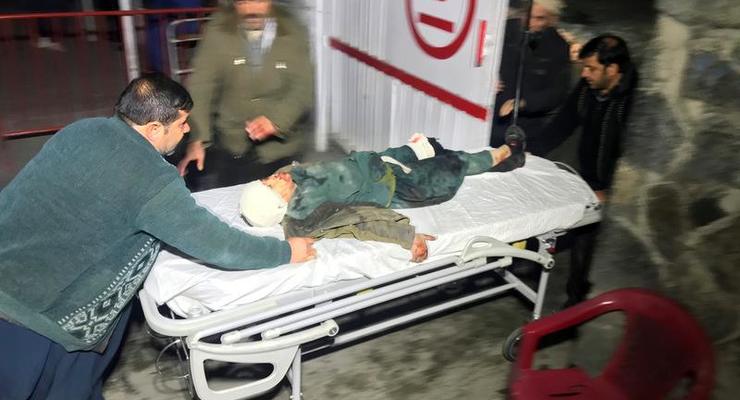 В Кабуле почти 100 человек пострадали при взрыве