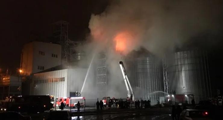 Пожар на заводе возле Львова ликвидировали