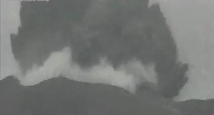 В Японии извергся вулкан