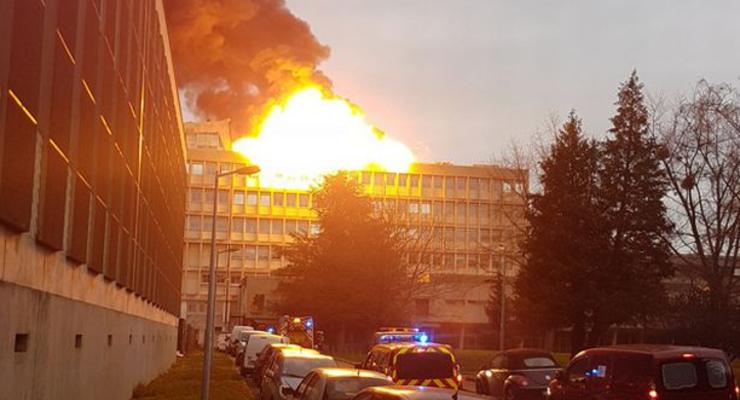 Во Франции в университете Лиона прогремели мощные взрывы