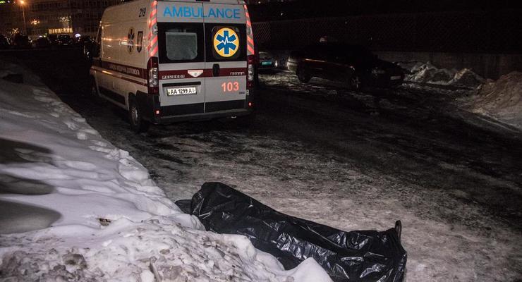 Возле супермаркета в Киеве обнаружили тело охранника