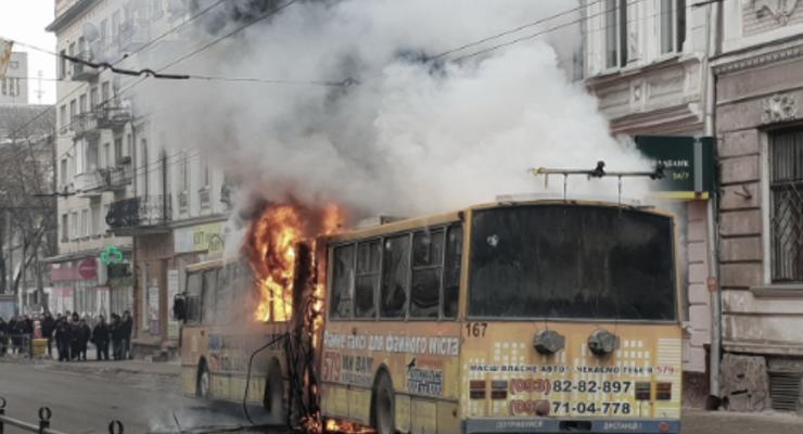 В Тернополе на ходу загорелся троллейбус