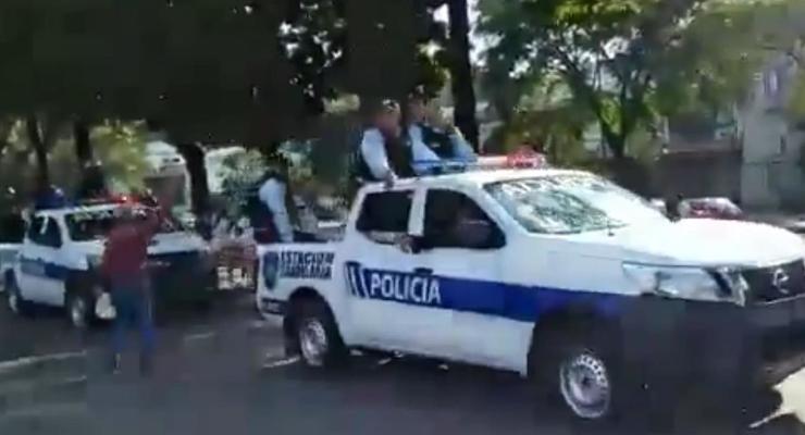 В одном из штатов Венесуэлы полиция перешла на сторону протестующих